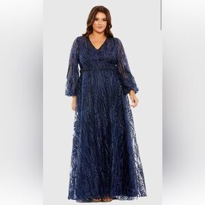 MAC DUGGAL Navy V Neck Puff Sleeve Embroidered A Line
Gown $798 size 22